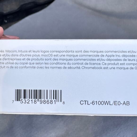 Wacom Intuos CTL-6100WL Bluetooth Graphics Tablet Medium Pistachio Pen Cable - Picture 8 of 9